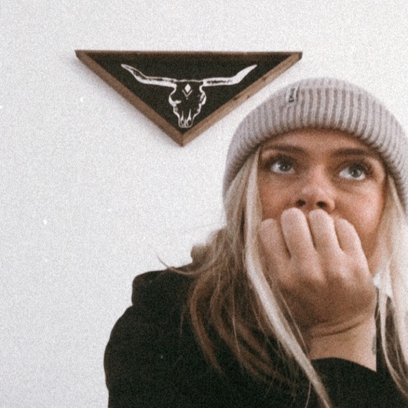 MEET THE POSHER! - Picture 2 of 4